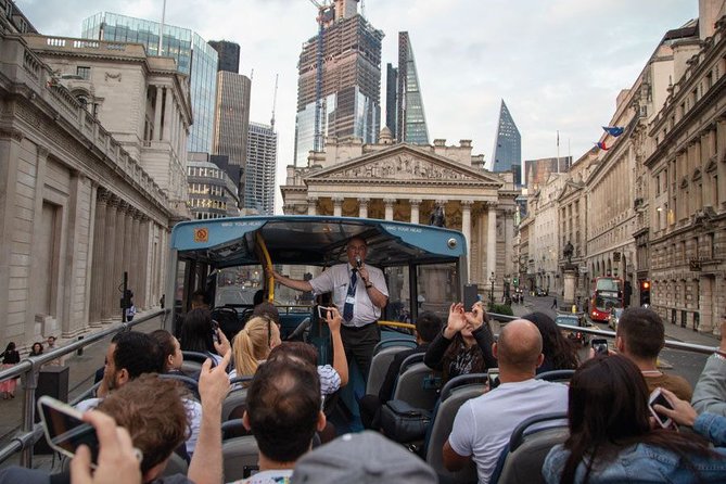 London Christmas Day 1 Day Hop-on Hop-off Bus Tour - What the $80.93 price gives you