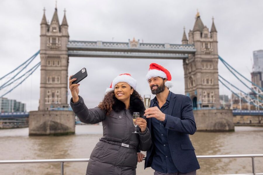 London: Christmas Day Sightseeing Cruise - From Westminster to the heart of old London