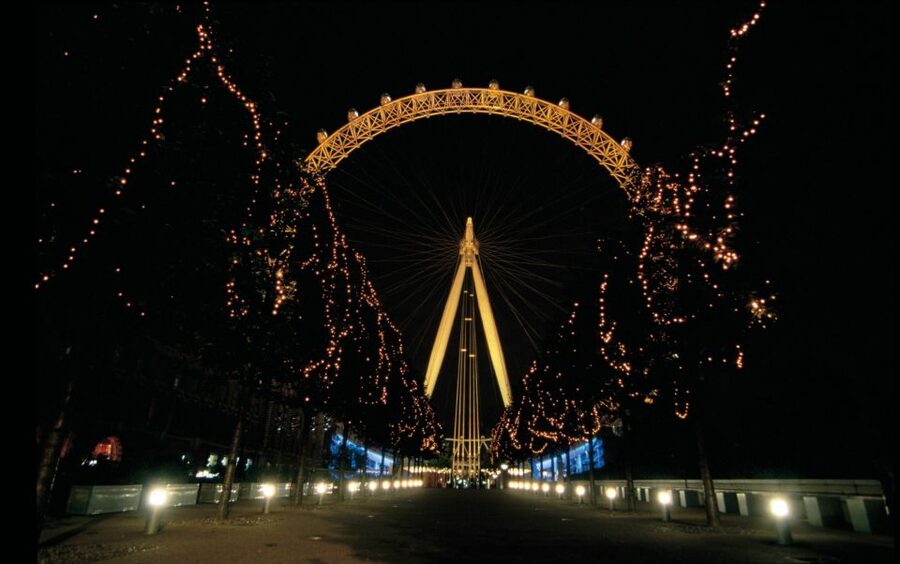 London: Christmas Eve City Tour with Dinner & Midnight Mass - The return to your hotel