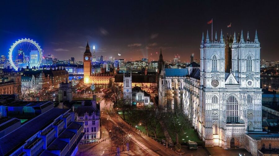 London: Christmas Eve City Tour with Dinner & Midnight Mass - Is $172 a fair price?