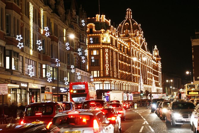 London Christmas Eve Illuminations Guided Tour by Night - The Tower of London and London’s darker stories