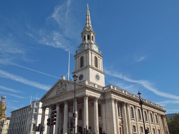 London Christmas Eve With 3 Course Dinner and Midnight Mass - Trafalgar Square and St Martin-in-the-Fields