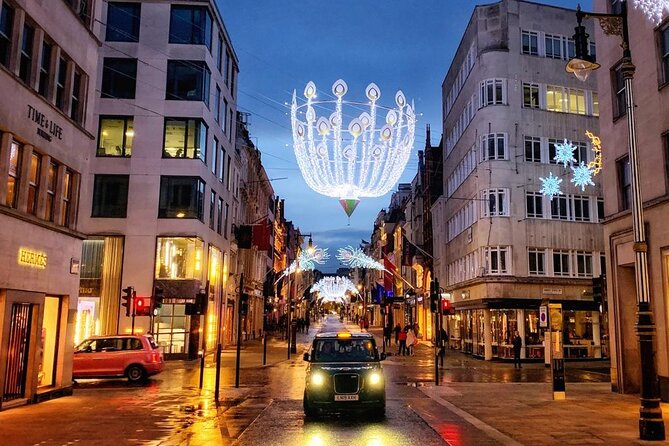 London Christmas Lights Guided Tour by Cab - Regent Street brings the grandest decorations