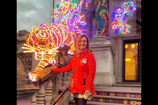 London Christmas Lights Guided Tour by Cab - Mayfair finishes with London’s most polished addresses