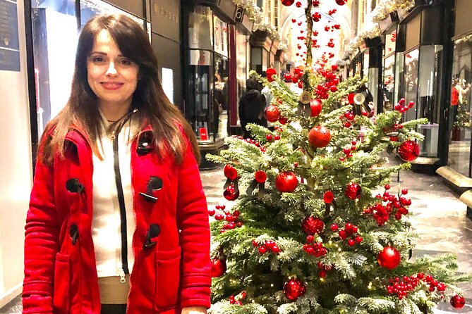 London Christmas Lights Private Car Tour with Driver Guide - Harrods adds a grand department-store finish