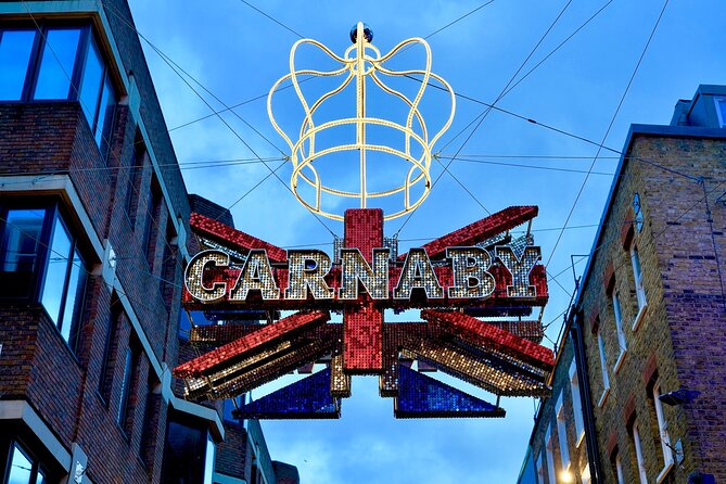 London Christmas Lights Private Car Tour with Driver Guide - What the driver-guide adds