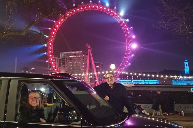 London Christmas Lights Private Tour by Traditional Black Cab - The Tower of London and the wider city route