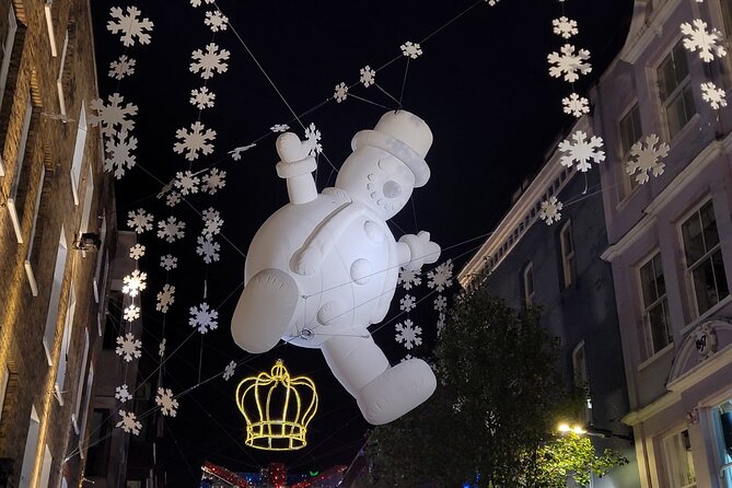 London Christmas Lights Private Walking Tour - Trafalgar Square connects Christmas with national history