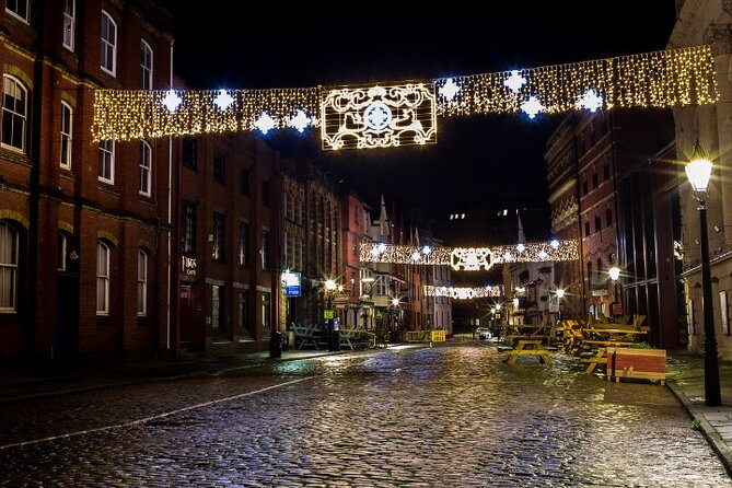 London: Christmas Lights Self Guided Walking Tour - St Martin-in-the-Field and Leicester Square