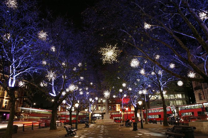 London Christmas Lights Tour by Vintage Double-Decker Bus - A look at Wellington’s London townhouse