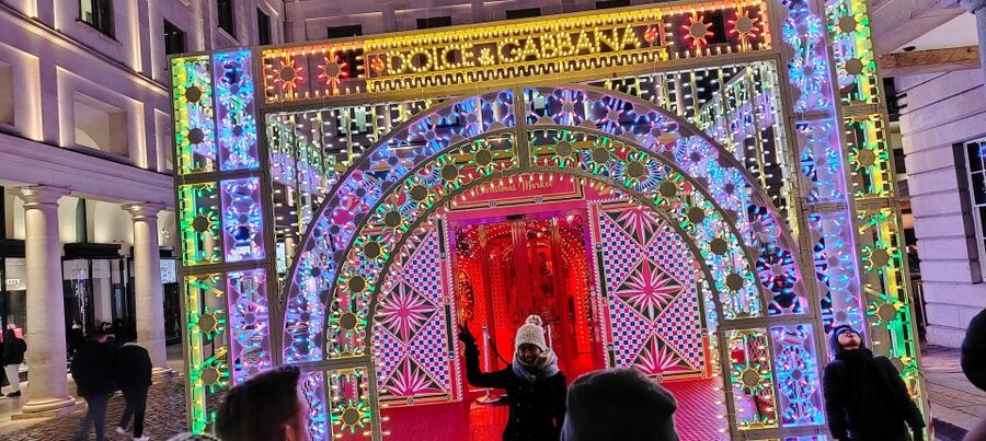 London Christmas Sparkle Walking Tour Small Group - A 2.5-hour route through old Londinium