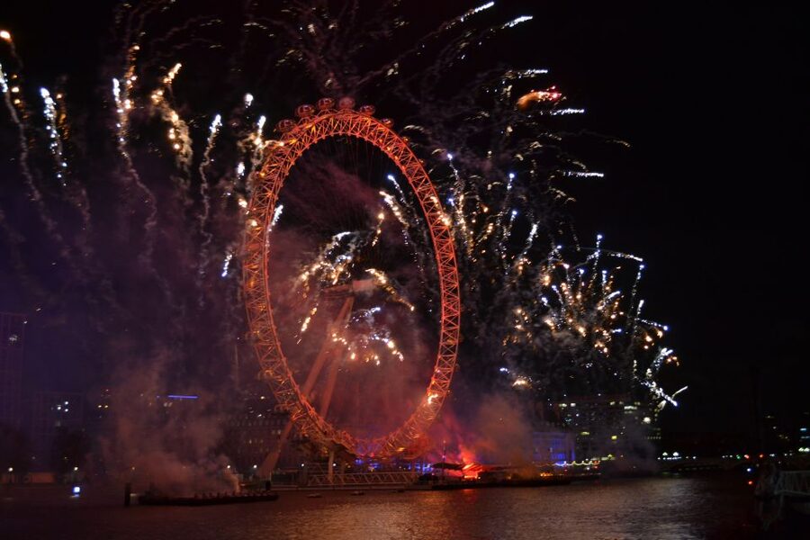 London: Festive New Year’s Eve 4-Course Dinner Cruise - Greenwich and The O2 before the turn back