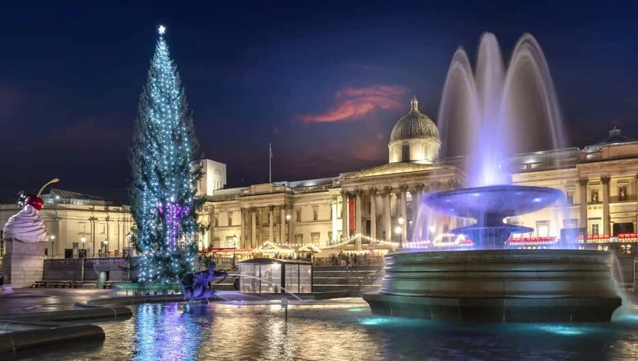 London: North Pole Express Tour with Santa & Festive Fun - Starting at Victoria Coach Station
