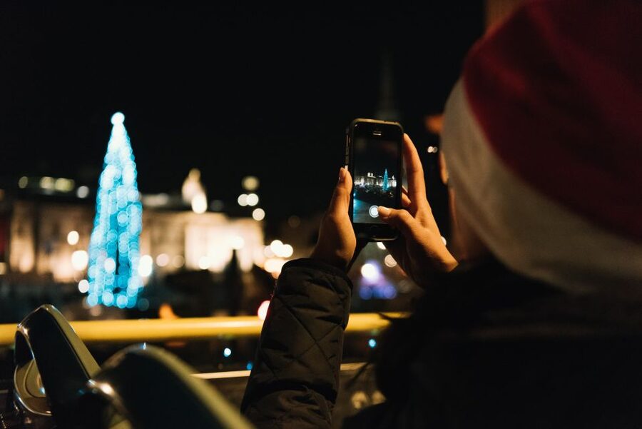 London: Tootbus Christmas Lights Tour incl walking tours - Who will enjoy this Christmas lights tour?
