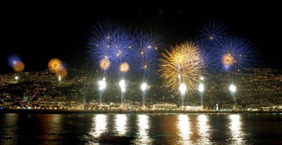 Madeira: New Years Eve Fireworks Catamaran Cruise - What to wear for a midnight boat ride
