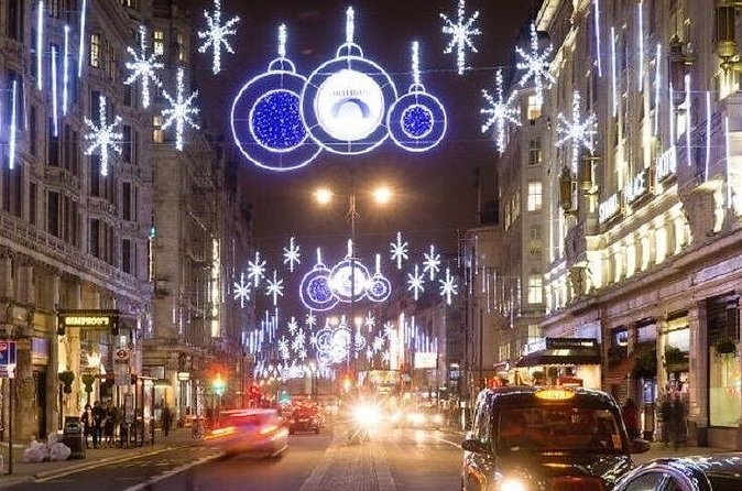 Magical Christmas Lights in London: Private Black Cab Tour - Price, group size, and what you are really buying