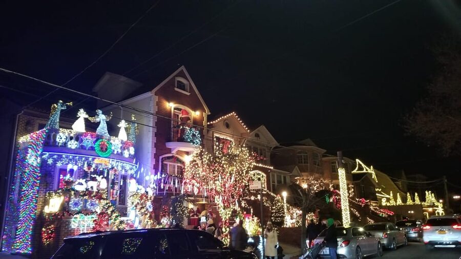 Magnificent Christmas Lights Tour of Dyker Heights Brooklyn - The ride back to Midtown