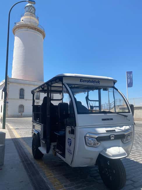 Malaga: Christmas Night Tour and Lights with Tuk Tuk - Key points at a glance