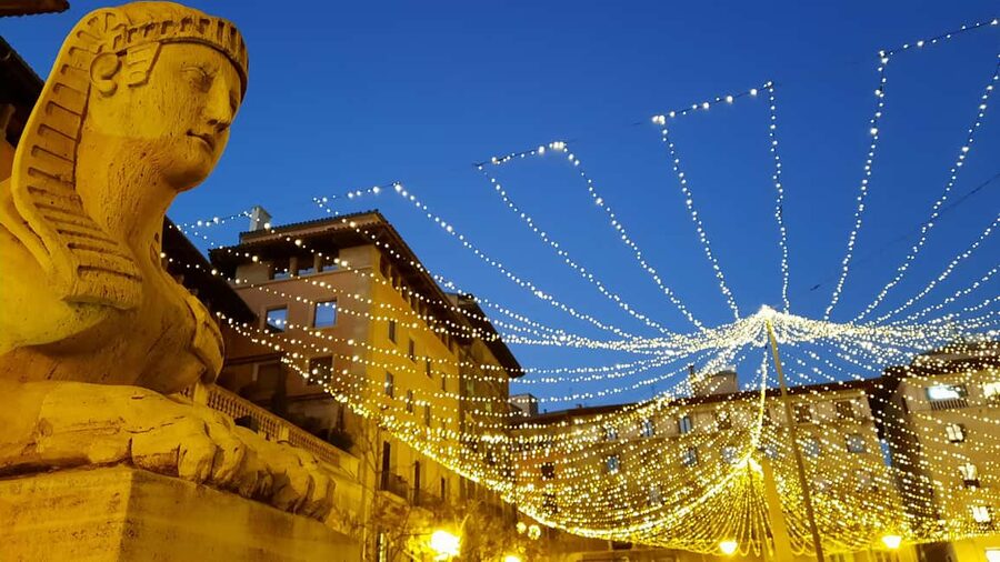 Mallorca: Palma’s Winter Magic City Walk with Christmas Glow - Passeig des Born and Palma’s star fountain