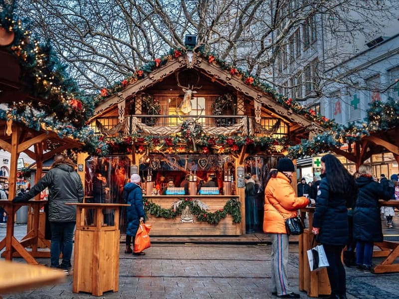 Munich: Christmas Markets Food & Drink Tour - The Crib Market and Christmas Displays