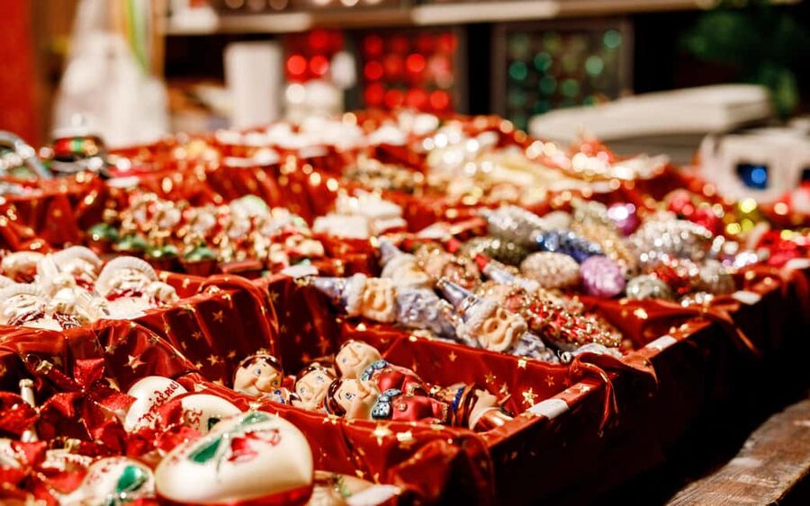 Munich Premium Christmas Market Hopping with Sightseeing Tour - Viktualienmarkt brings food into the route