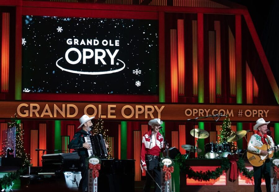 Nashville: Country Christmas Music Show at the Opry House - A Country Christmas Inside the Opry House