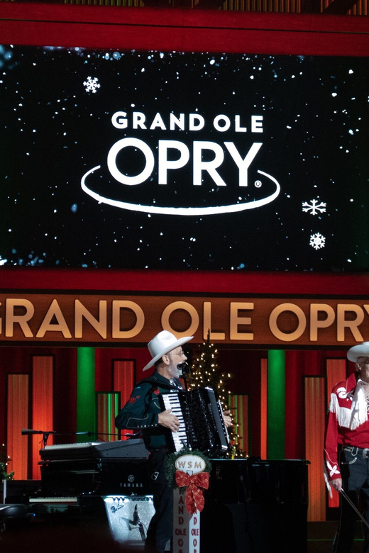 Nashville: Country Christmas Music Show at the Opry House - Family Use and Accessibility