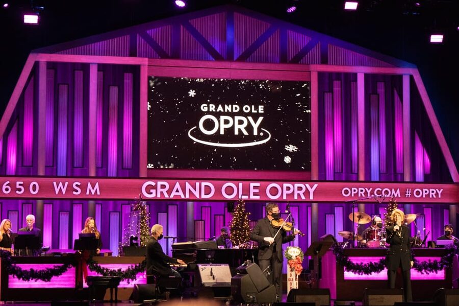 Nashville: Country Christmas Music Show at the Opry House - Who Should Book the Opry Country Christmas Show?