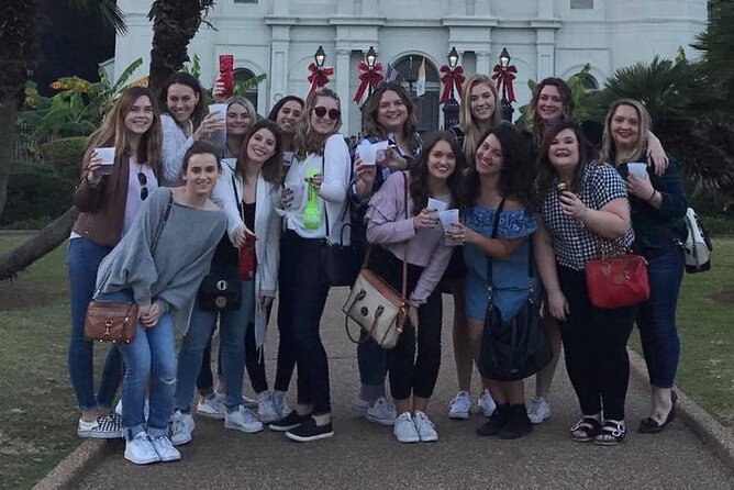 New Orleans French Quarter: Seasonal Christmas Tour - Drinks along the route, with family limits