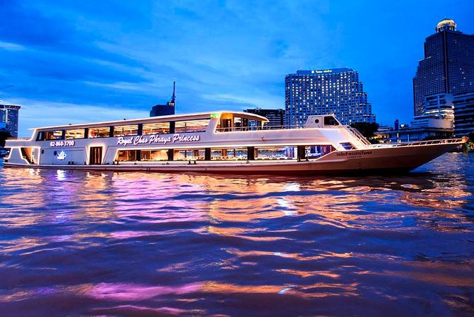 New Year Party : Chao Phraya Princess Dinner Cruise at Bangkok Admission Ticket - What this New Year cruise actually offers