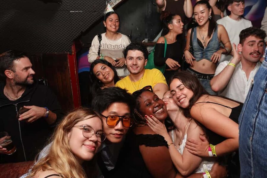 New Year’s Eve Party: Pub Crawl Nice with VIP Entry in Club - Key points at a glance
