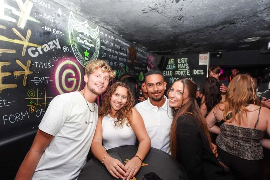 New Year’s Eve Party: Pub Crawl Nice with VIP Entry in Club - Why this Nice New Year’s Eve crawl works