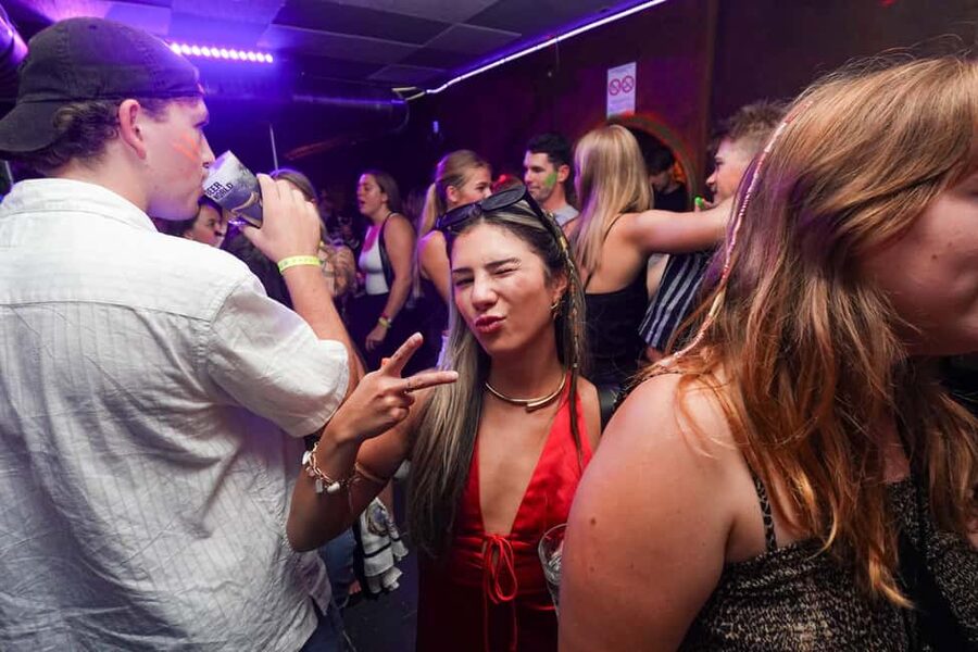 New Year’s Eve Party: Pub Crawl Nice with VIP Entry in Club - Four bar stops across Nice