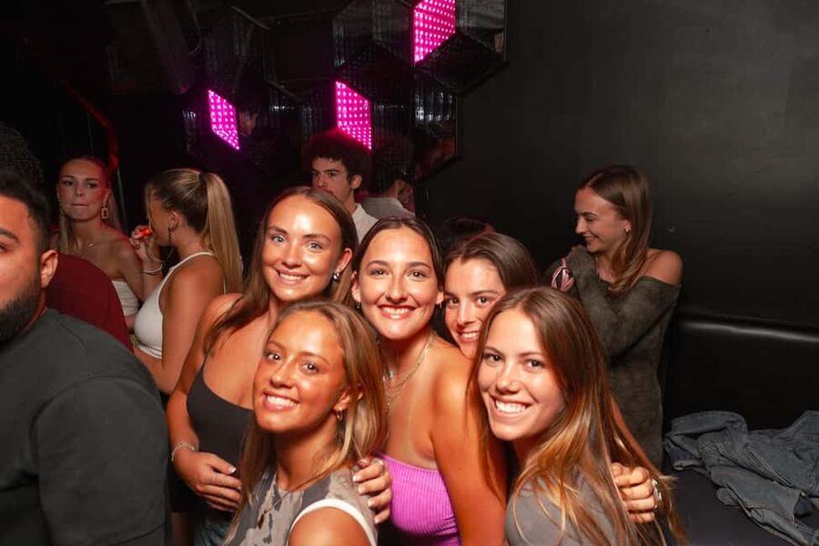 New Year’s Eve Party: Pub Crawl Nice with VIP Entry in Club - Meeting your guide near central Nice