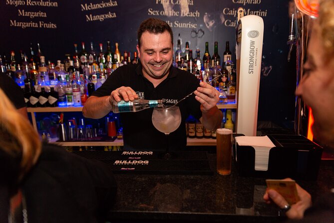New Years Eve Porto Crawl: 7 drinks, Games, Fun & VIP club entry - Club entry and the midnight countdown