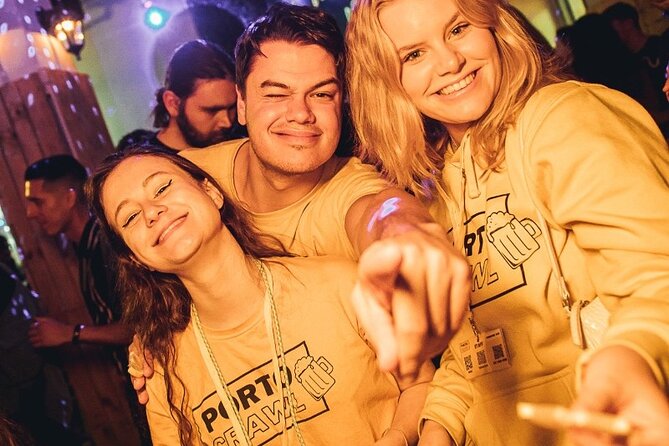 New Years Eve Porto Crawl: 7 drinks, Games, Fun & VIP club entry - Timing, group size, and practical comfort