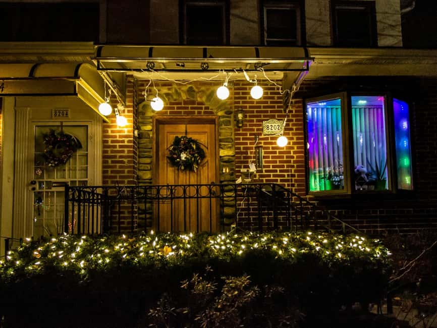 New York Christmas Lights Tour by BUS - Why Dyker Heights makes such a big Christmas stop