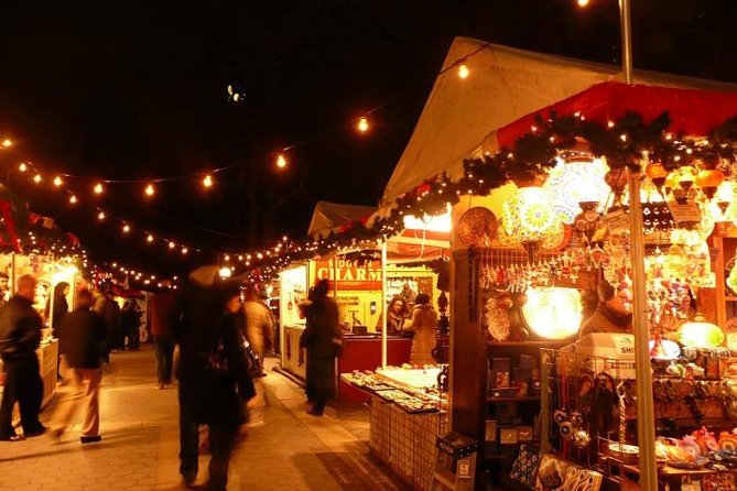 New York City Christmas Holiday Lights and Markets Walking Tour - Why this Christmas walk works