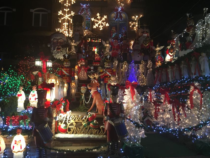 New York City: Dyker Heights Christmas Lights Tour - What you actually see in Dyker Heights