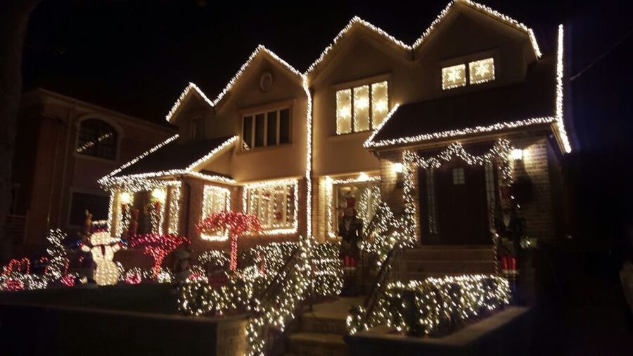 New York City: Dyker Heights Christmas Lights Tour - Returning through Brooklyn to DUMBO
