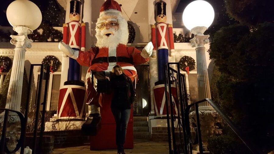 New York City: Dyker Heights Christmas Lights Tour - Who should book, and who should skip it
