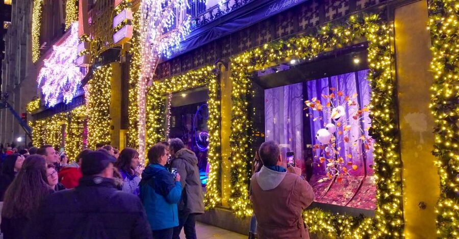 New York City: Holiday Lights Extravaganza Walking Tour - Key points at a glance