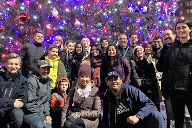 New York Holiday Lights and Sights Walking Tour - Why this holiday walk works well in New York