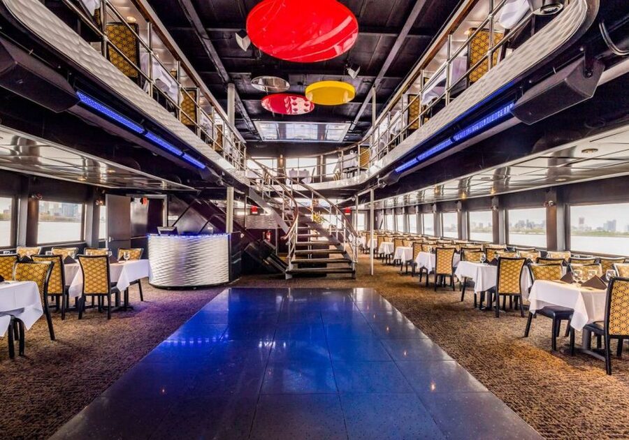NYC: Christmas Day Buffet Brunch or Dinner Harbor Cruise - Key points to know before booking