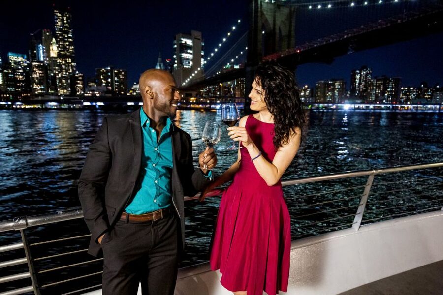 NYC: Christmas Eve Buffet Lunch or Dinner Harbor Cruise - My recommendation for Christmas Eve