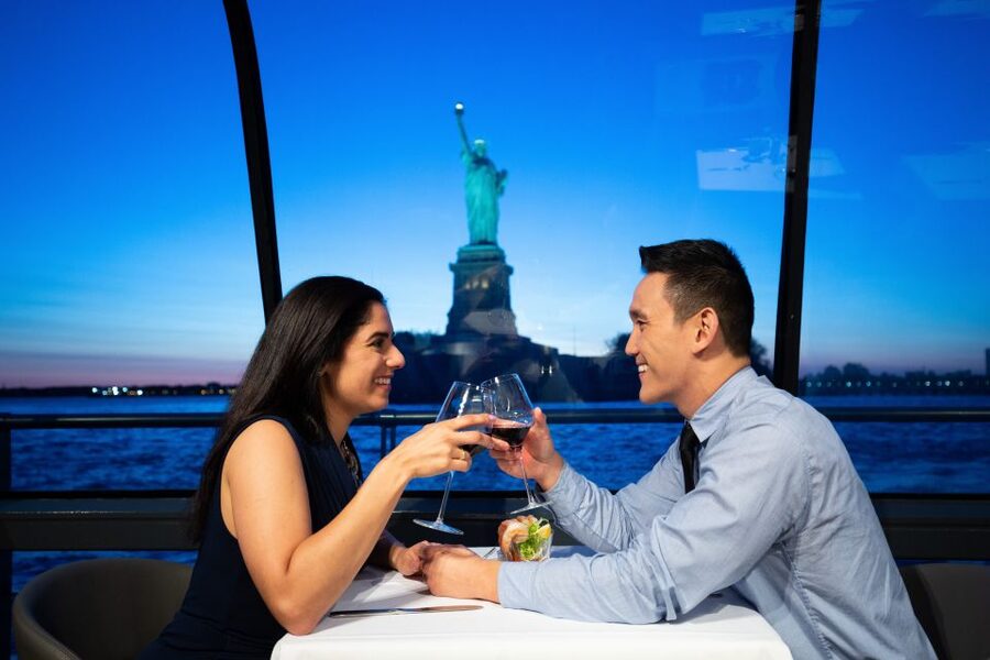 NYC: Christmas Eve Gourmet Brunch or Dinner Harbor Cruise - Key points to know before booking