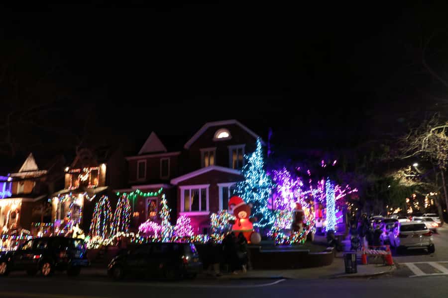 NYC: Christmas Lights Dyker Heights, Bay Ridge and DUMBO - Why Dyker Heights is the reason to book