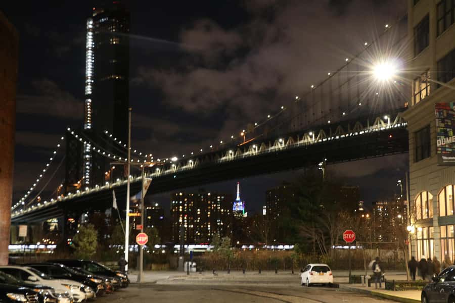 NYC: Christmas Lights Dyker Heights, Bay Ridge and DUMBO - The coach ride saves effort, but traffic sets the pace