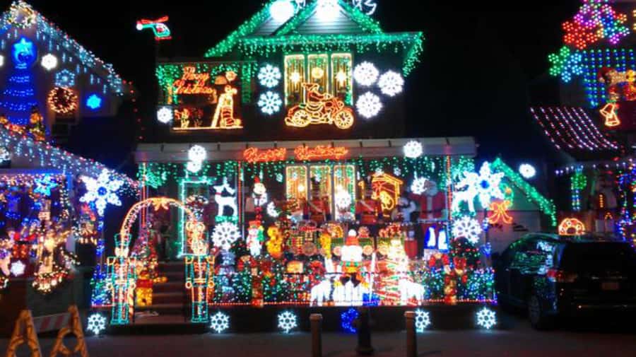 NYC: Christmas Lights Tour and Dyker Heights - Why Dyker Heights is worth the trip from Manhattan