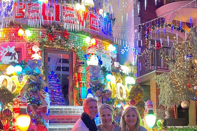 NYC Christmas Lights Tour by Limousine, SUV Or VAN. Dyker Heights - Four hours is enough, but timing matters